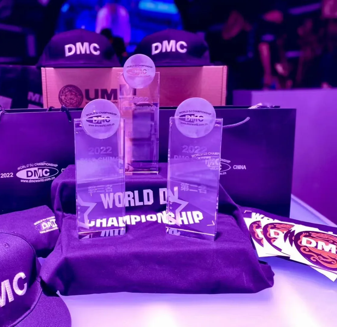 DMC World DJ Championship 现场奖杯与物料
